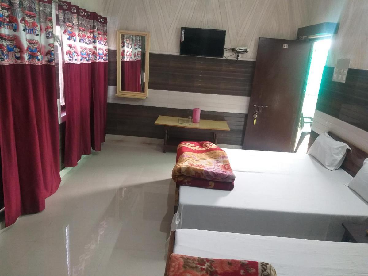Hotel Dinesh Agra  Εξωτερικό φωτογραφία