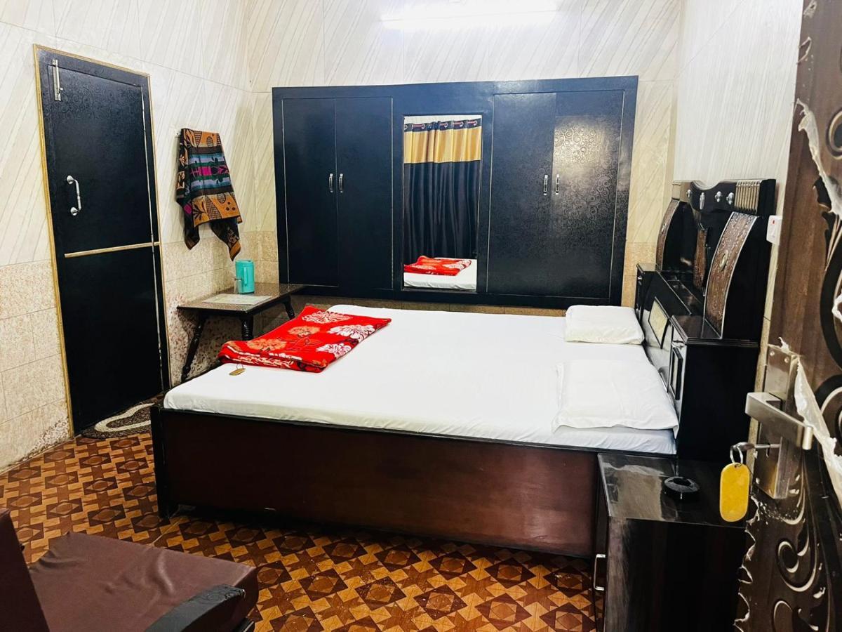 Hotel Dinesh Agra  Εξωτερικό φωτογραφία